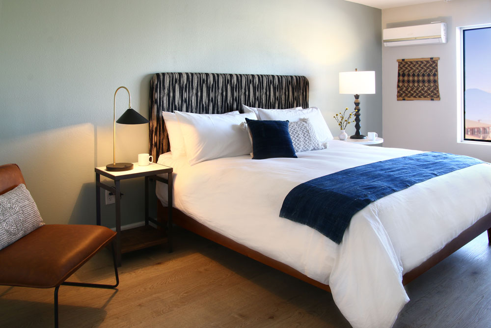 Contemporary King Standard Room with view