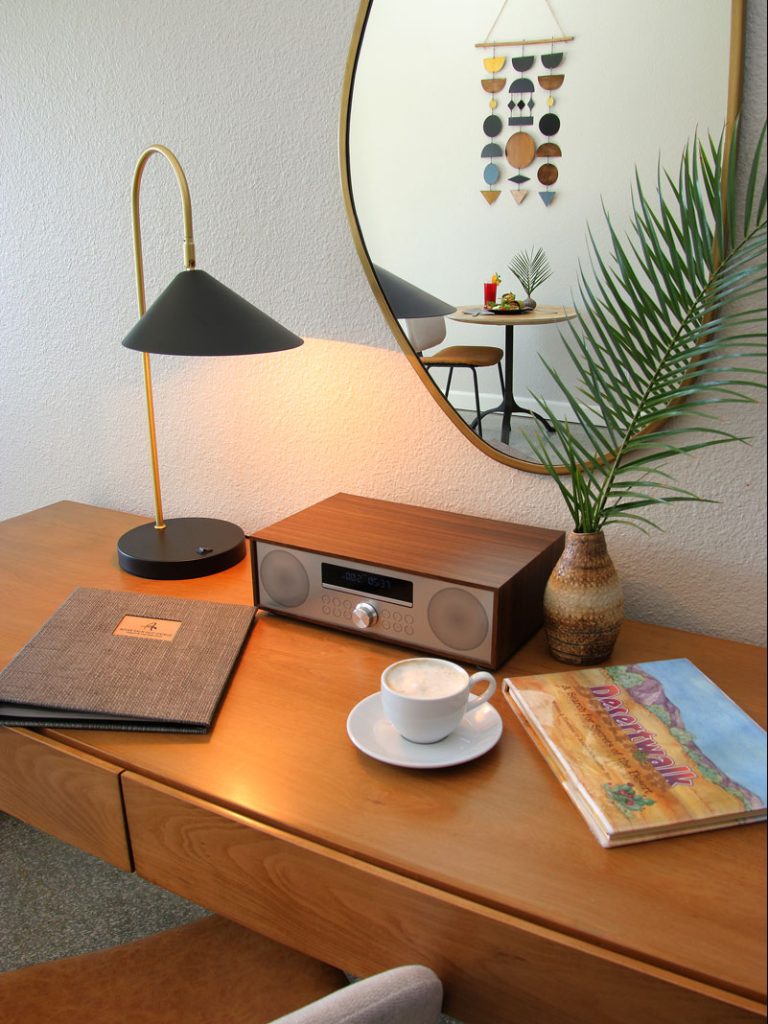 Writing desk in the Spa Suites